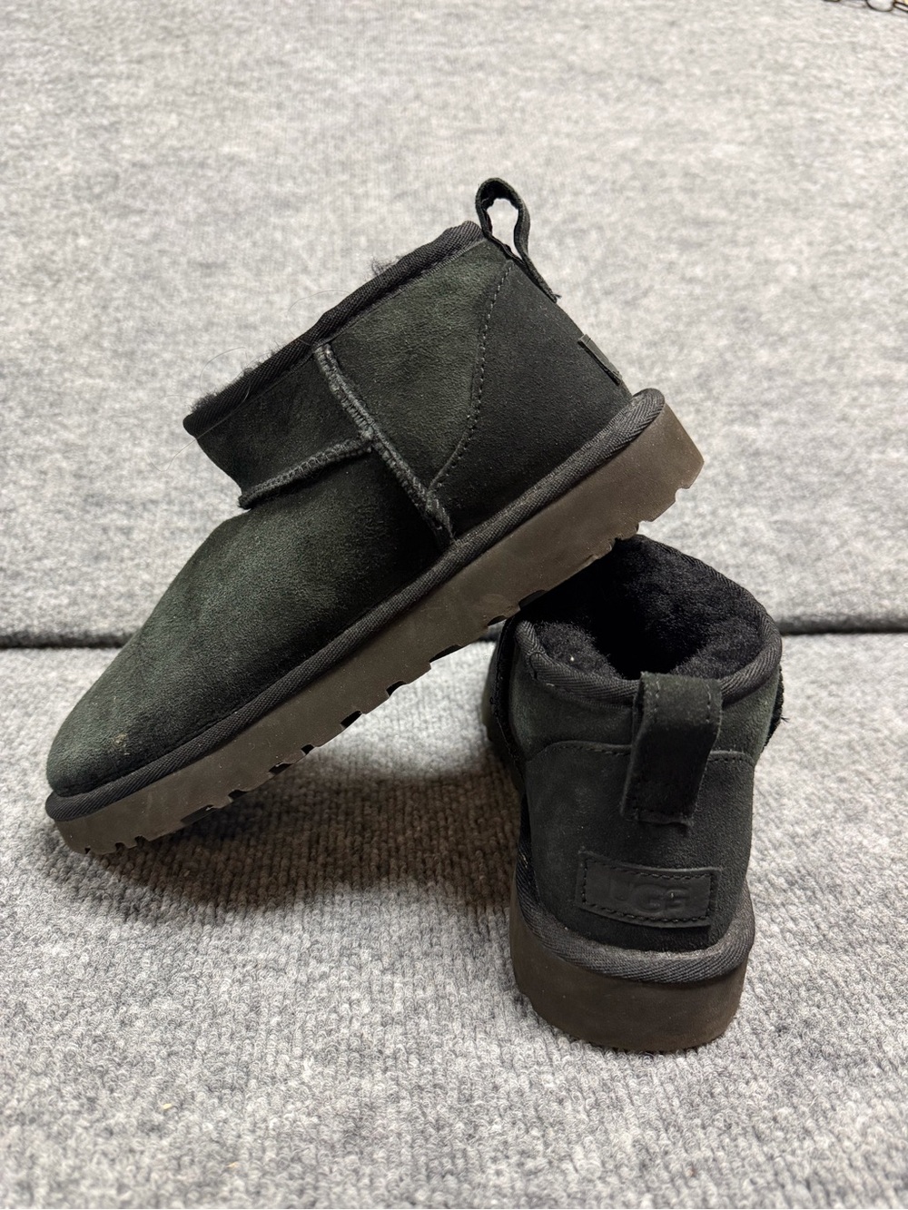 UGG Mini Boots - Picture 3 of 10